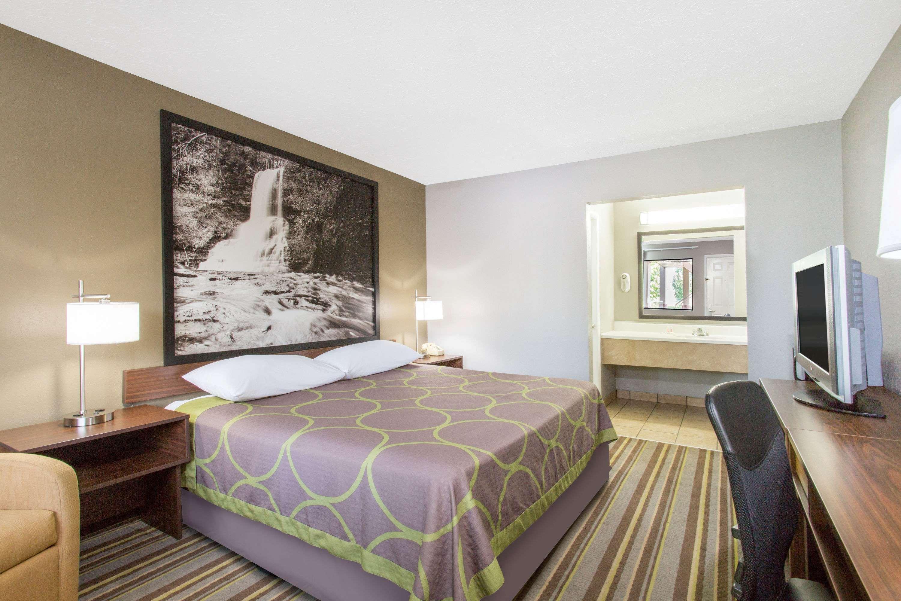 Super 8 By Wyndham Wytheville Buitenkant foto