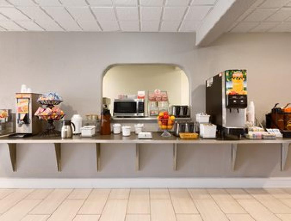 Super 8 By Wyndham Wytheville Buitenkant foto