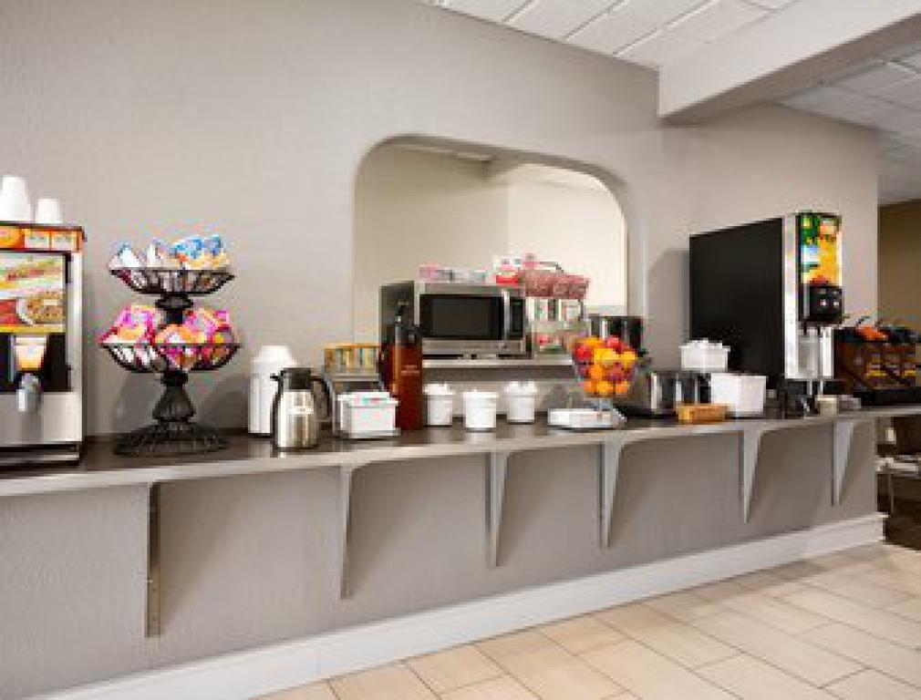 Super 8 By Wyndham Wytheville Buitenkant foto