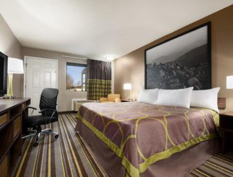 Super 8 By Wyndham Wytheville Buitenkant foto